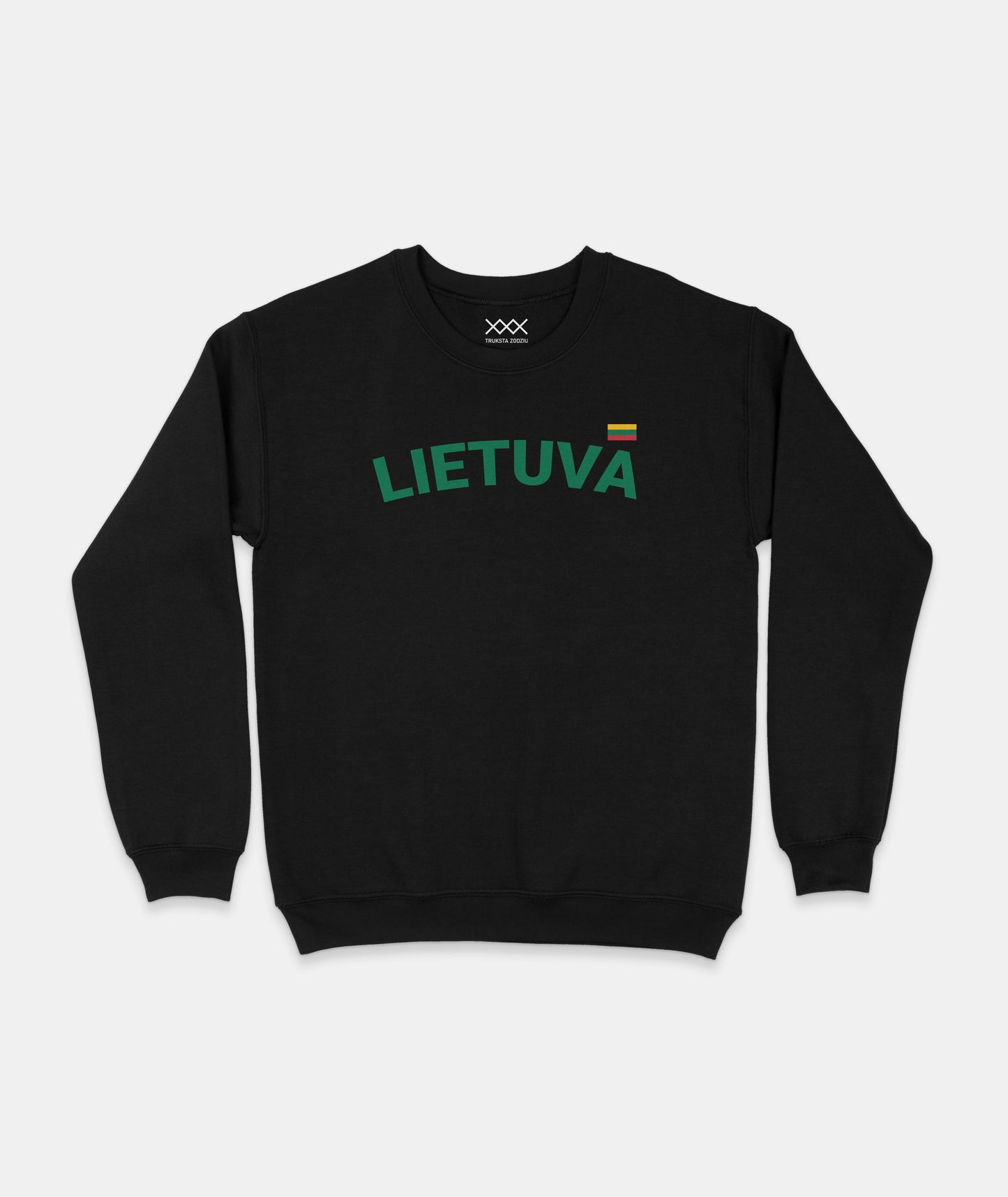 Klasikinis juodas džemperis su kontrastingu lenktu žaliu užrašu „LIETUVA“ ir trispalve viršutiniame dešiniajame kampe