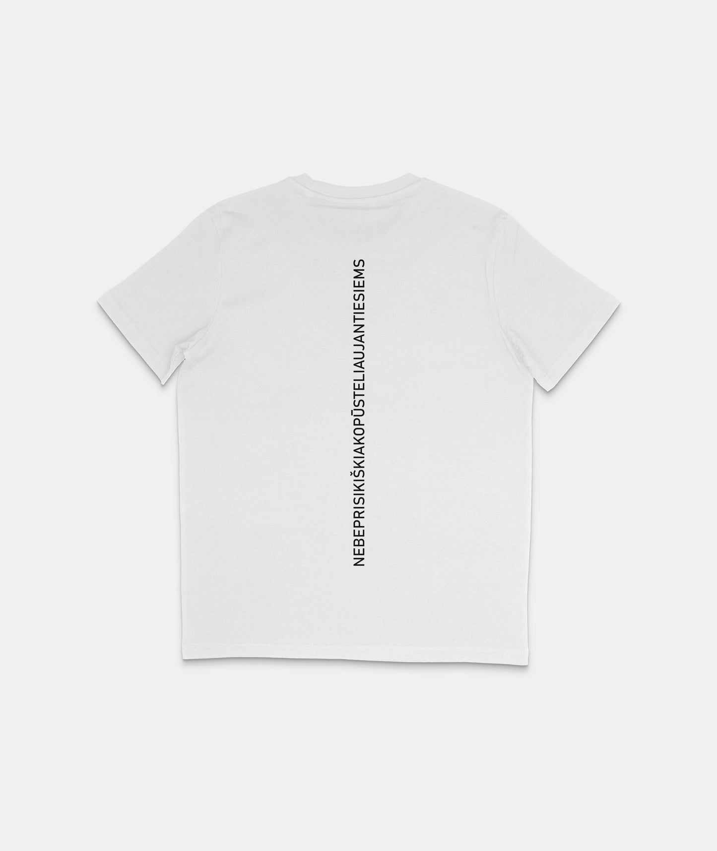 Balti marškinėliai su vertikaliu ilgiausiu lietuvišku žodžiu - „NEBEPRISIKIŠKIAKOPŪSTELIAUJANTIESIEMS“ nugaroje